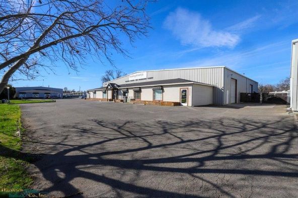 20250 Skypark Dr, Redding, CA 96002